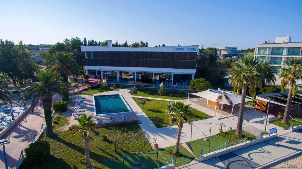 Liberty Hotel Novalja Exterior photo